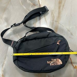 The north face black funny pack